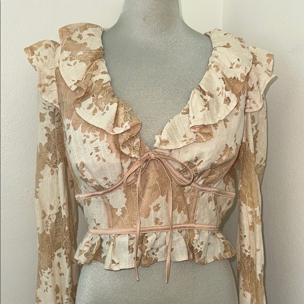 Lena tan ivory nude lace crop open back puff sleeve ruffle blouse large L